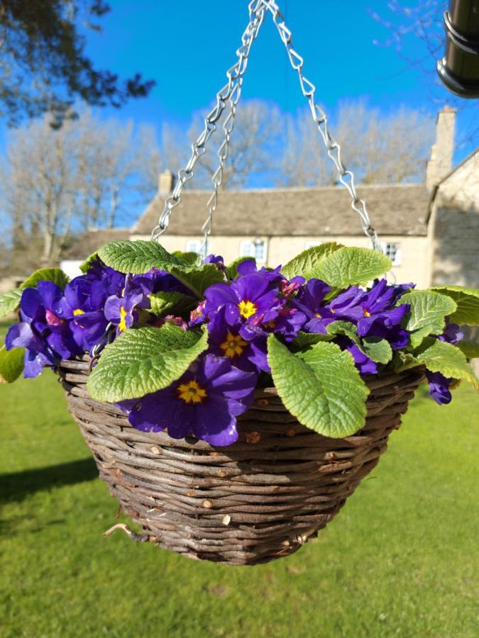 Thames Head Wharf - Historic Cotswold Cottage With Stunning Countryside Views 시런세스터 외부 사진