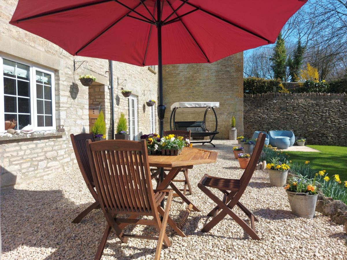 Thames Head Wharf - Historic Cotswold Cottage With Stunning Countryside Views 시런세스터 외부 사진