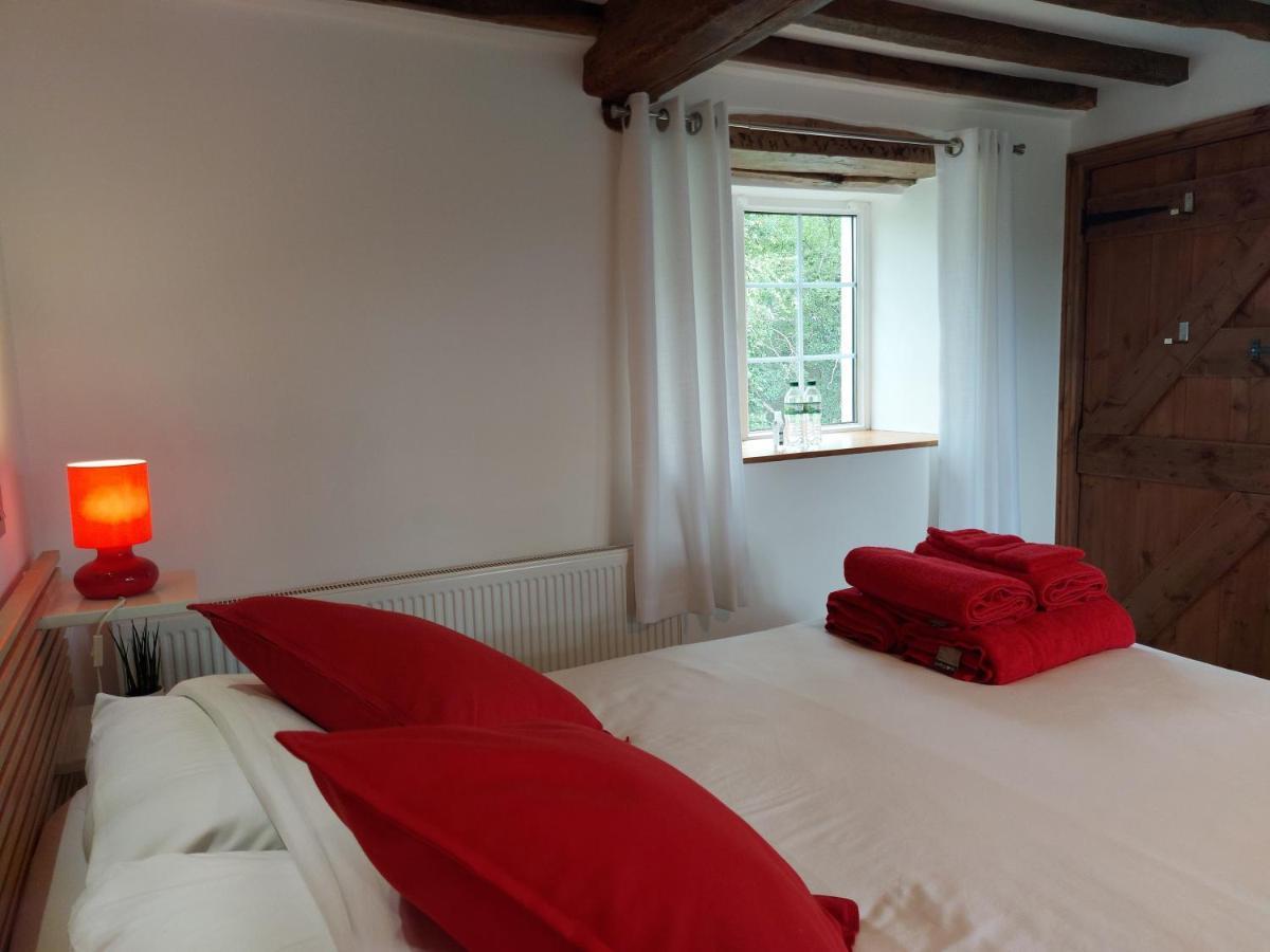 Thames Head Wharf - Historic Cotswold Cottage With Stunning Countryside Views 시런세스터 외부 사진