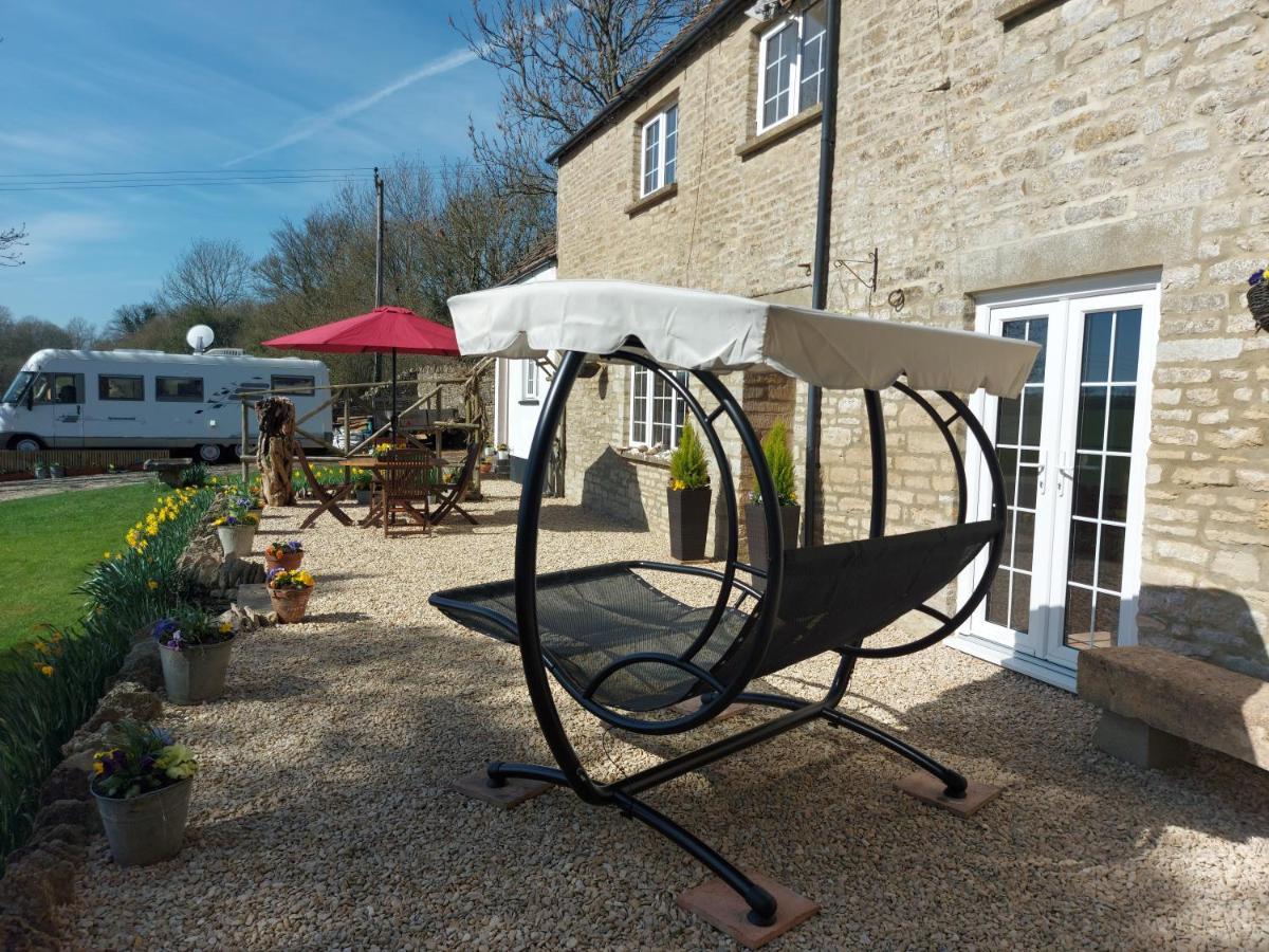 Thames Head Wharf - Historic Cotswold Cottage With Stunning Countryside Views 시런세스터 외부 사진