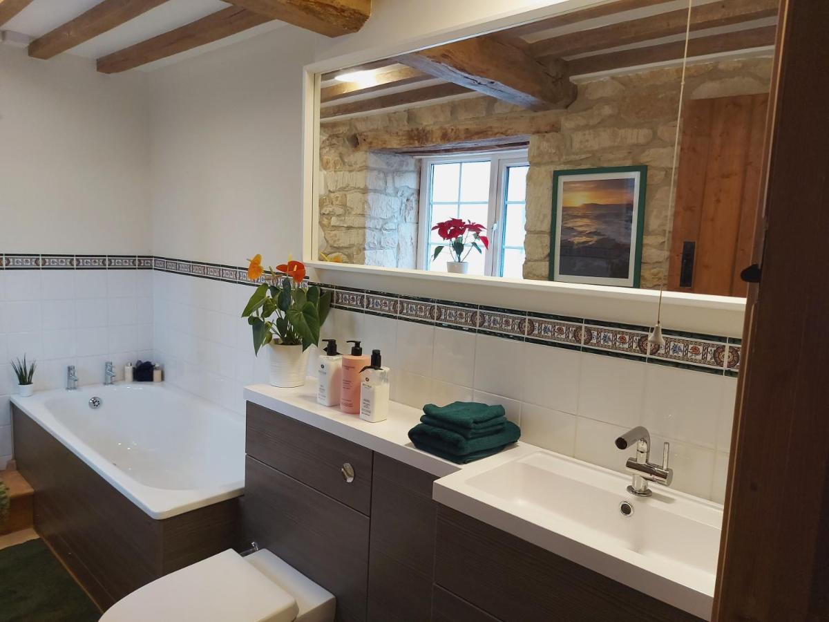 Thames Head Wharf - Historic Cotswold Cottage With Stunning Countryside Views 시런세스터 외부 사진