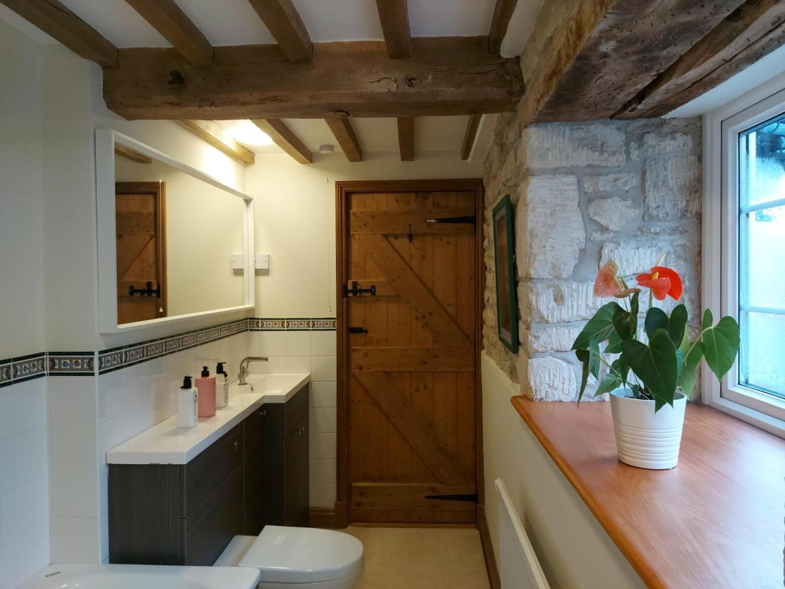 Thames Head Wharf - Historic Cotswold Cottage With Stunning Countryside Views 시런세스터 외부 사진